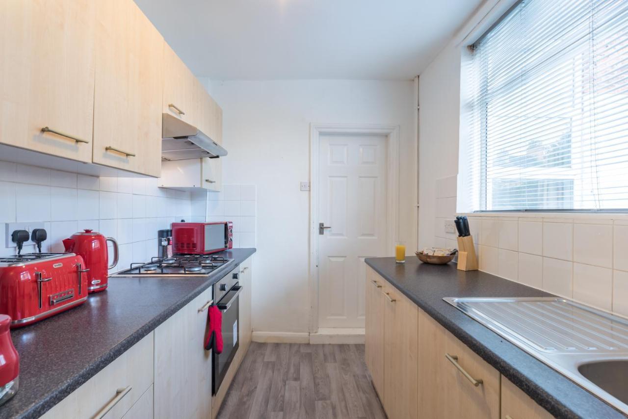 3 Bedroom Saks - 2 Living Area House In Newland Ave Hull Kingston upon Hull Eksteriør billede